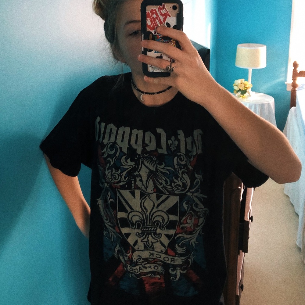 Def Leppard band tee